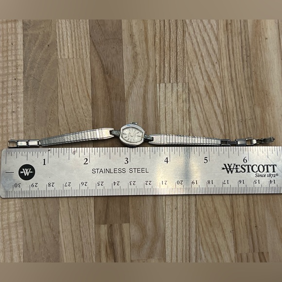 Benrus Ladies Watch Vintage Mechanical Winding 17 Jewels Stainless Watch - Picture 11 of 11